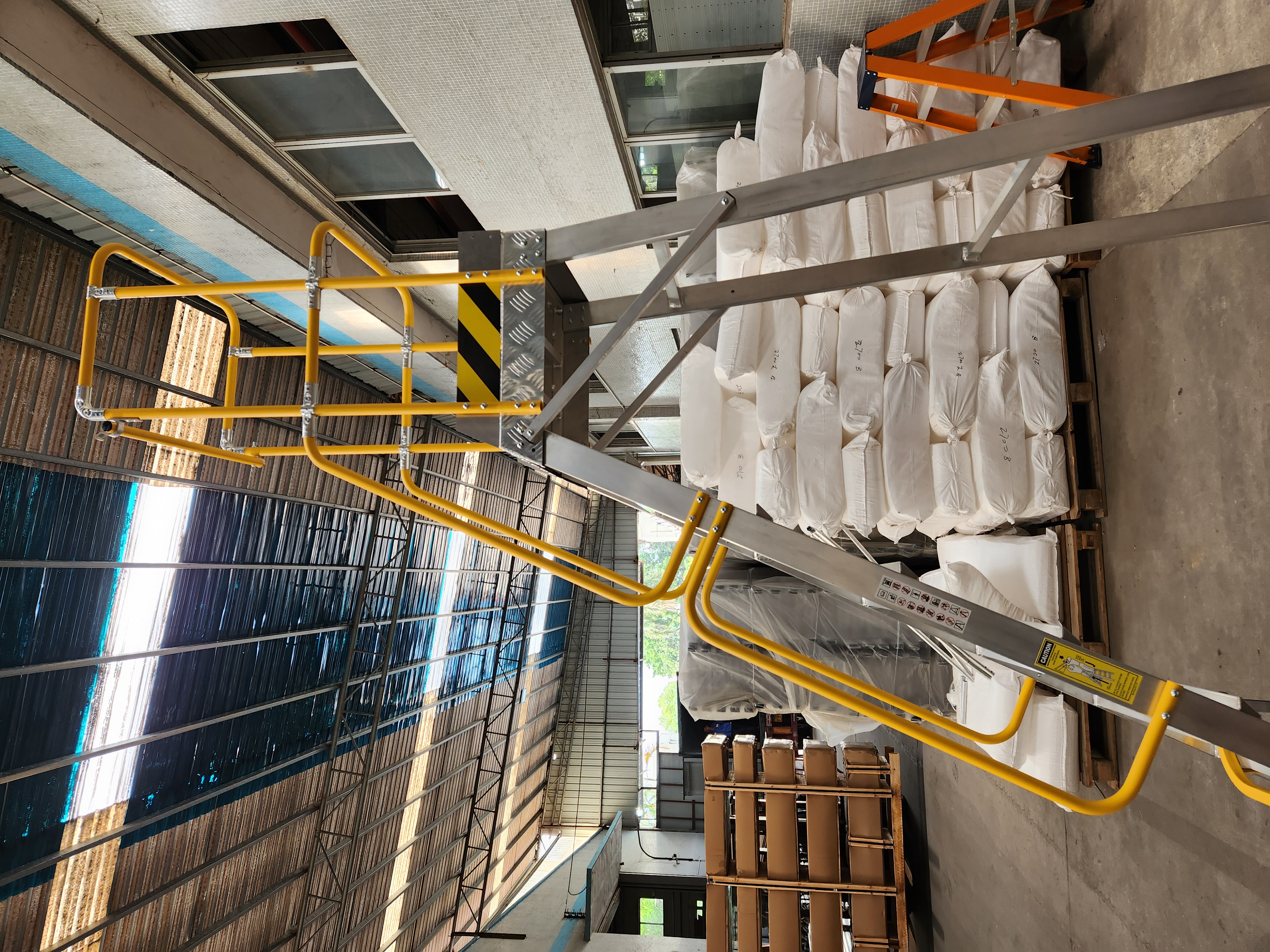 4 wheel platform ladder-36