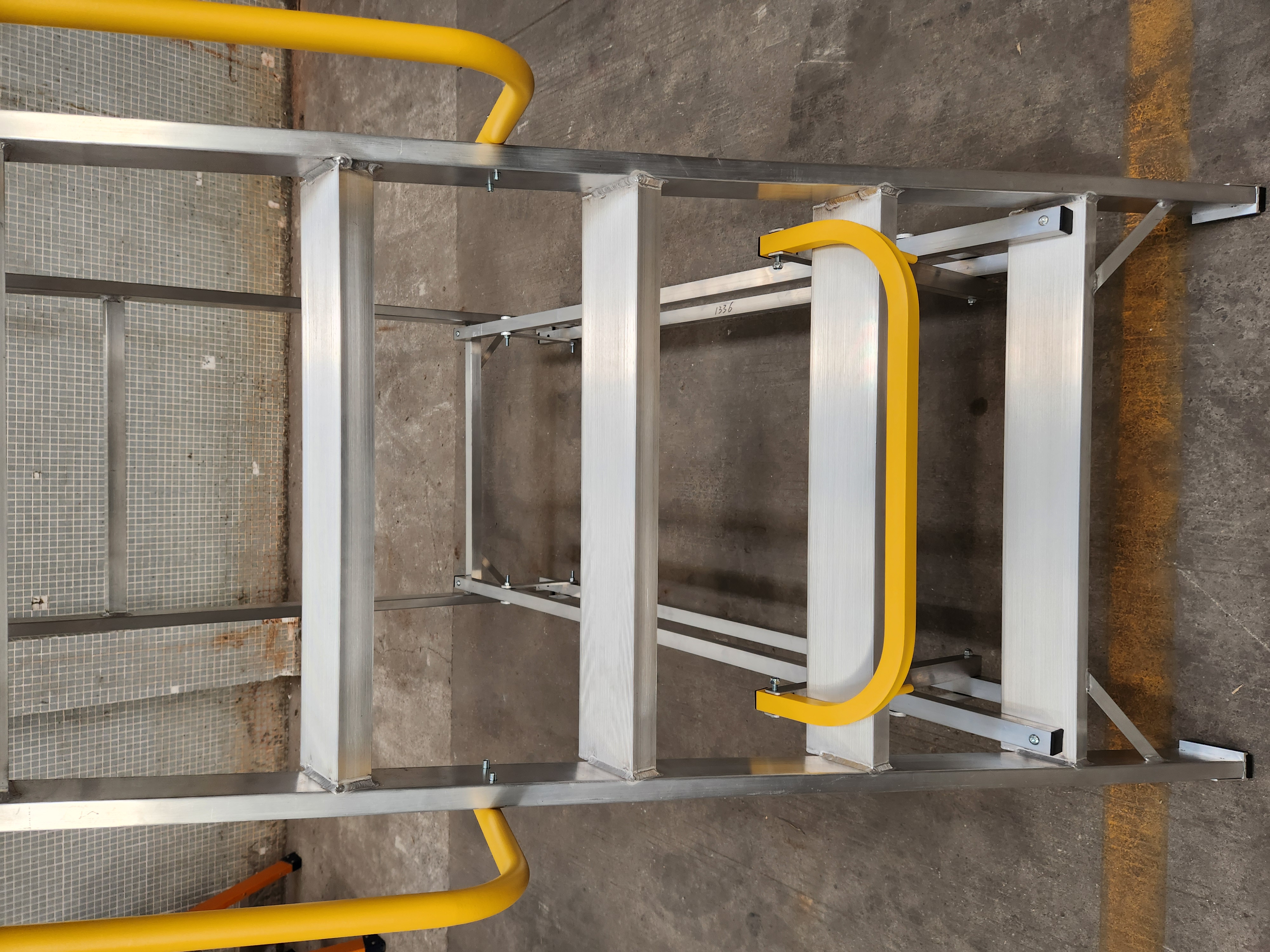 4 wheel platform ladder-37