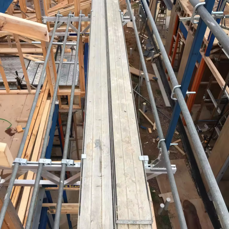 Australia house project roof installtion protection Aluminium scaffold platforms edge protection with Posts and Handrails