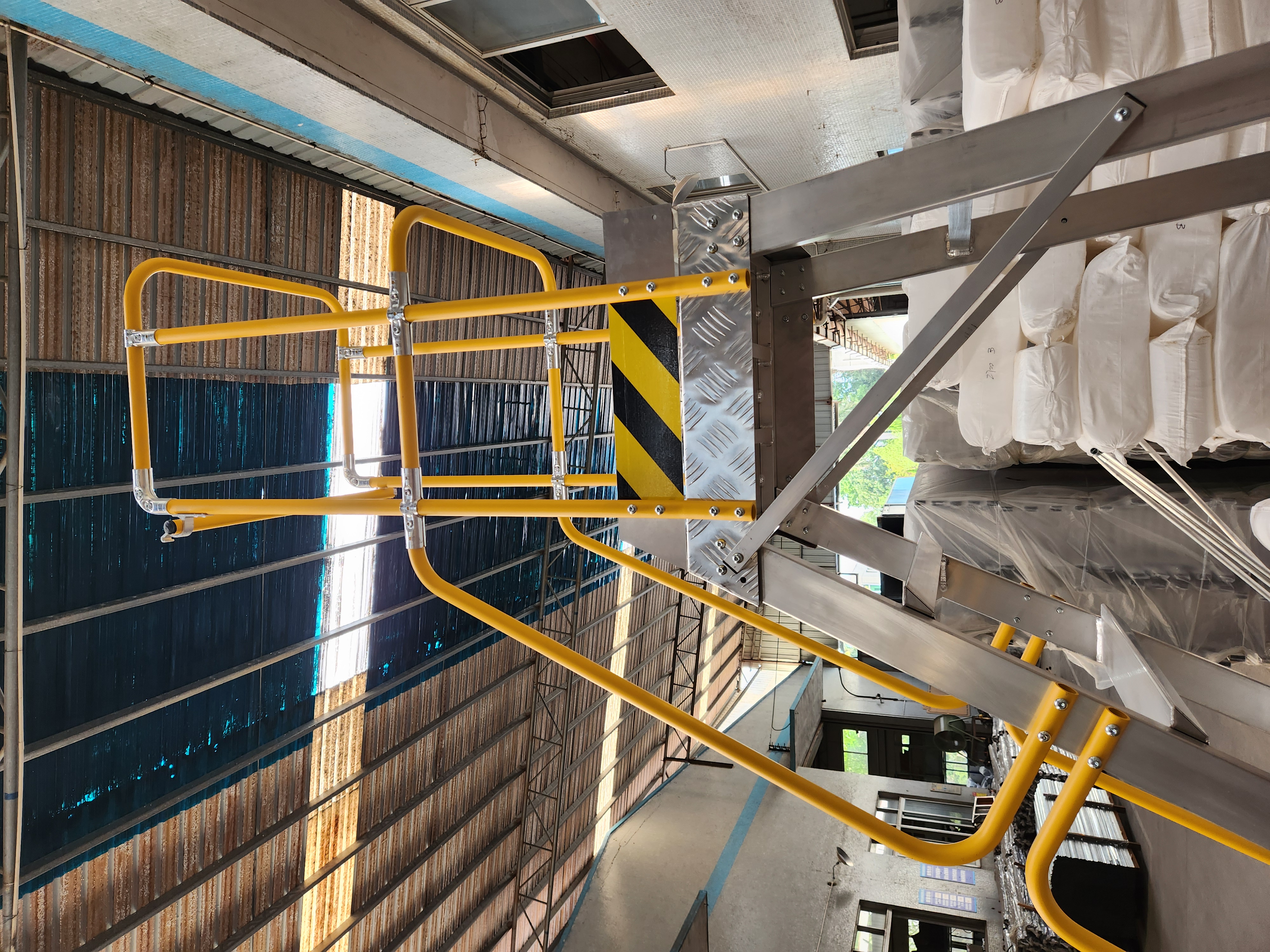 4 wheel platform ladder-35